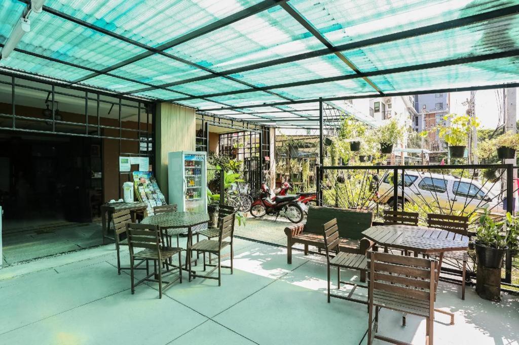 Nakara Boutique Chiang Mai Hotel Exterior foto
